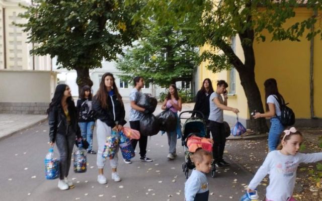 Есенна благотворителна кампания "Капачки за бъдеще"