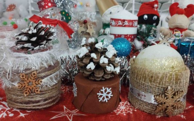 На 06.12.2024 г., Никулден, в Професионална гимназия по хотелиерство и туризъм „Академик Неделчо Неделчев“-Сливен грейнаха коледните светлини!