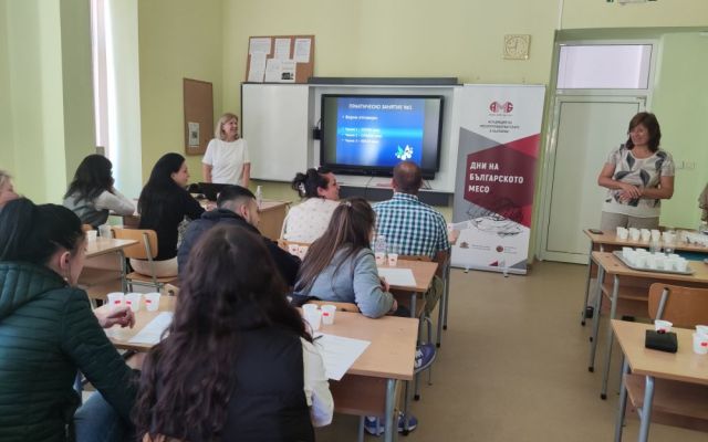 Представители на Асоциацията на месопреработвателите в България с впечатляваща презентация в ПГХТ „Акад. Неделчо Неделчев” [23.09.2022]