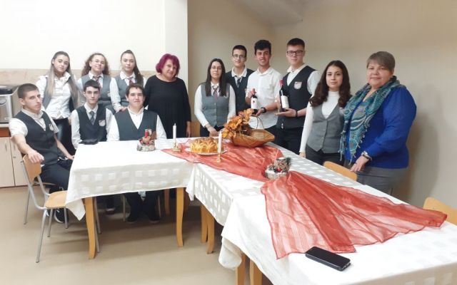 Новогодишна атмосфера с ароматни ястия, легенди за виното и разкази  за днешните винари. [14.12.2023]