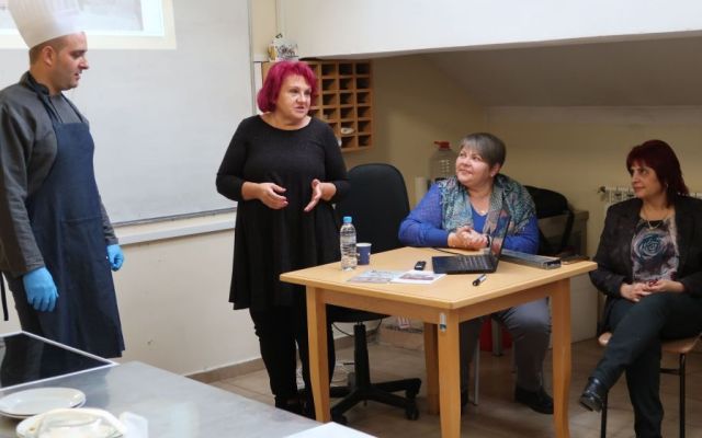 Новогодишна атмосфера с ароматни ястия, легенди за виното и разкази  за днешните винари. [14.12.2023]