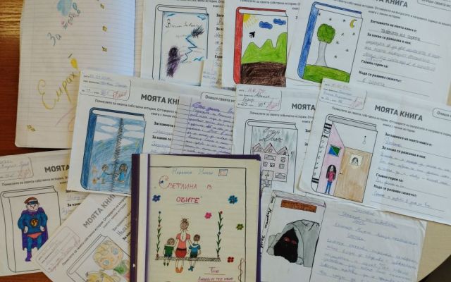 Учениците от 8-ми клас при ПГХТ „Акад. Н. Неделчев“-Сливен в часовете по БЕЛ със старши учител г-жа Катя Радева  осъществиха проект „Моята книга“ [06.02.2024]
