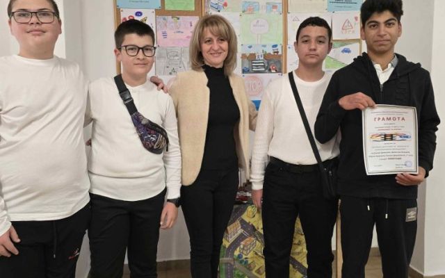Училищен конкурс по БДП на тема „Безопасност за всички“ [18.11.2024]
