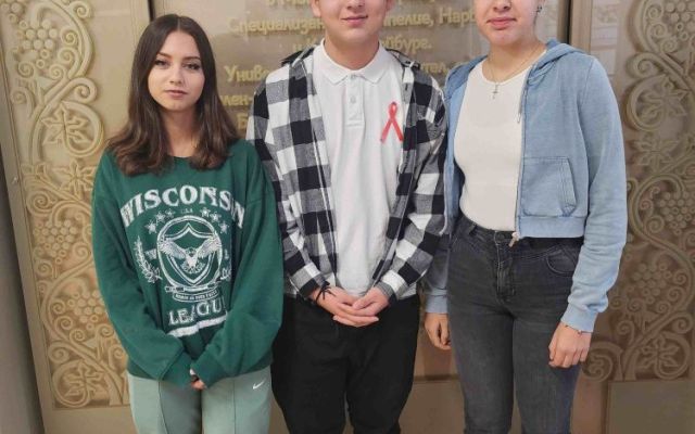 Ученици от ПГХТ „Акад. Н. Неделчев“ на избори за Младежки общински съвет [29.11.2024]