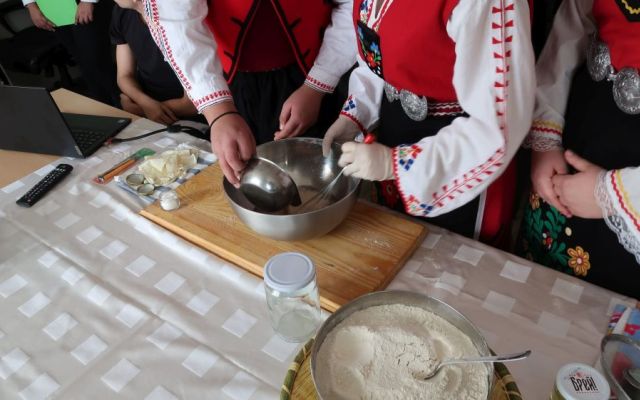 Пътят на хляба - едно пътешествие с iхб клас в хлебозавод „Демеа“ [02.12.2024]