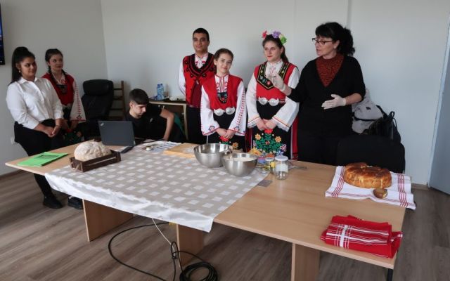 Пътят на хляба - едно пътешествие с iхб клас в хлебозавод „Демеа“ [02.12.2024]
