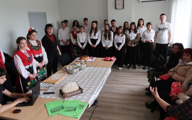Пътят на хляба - едно пътешествие с iхб клас в хлебозавод „Демеа“ [02.12.2024]