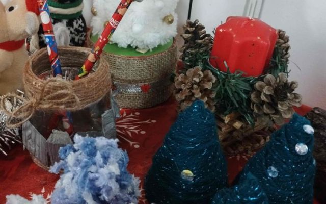 На 06.12.2024 г., Никулден, в Професионална гимназия по хотелиерство и туризъм „Академик Неделчо Неделчев“-Сливен грейнаха коледните светлини! [07.12.2024]