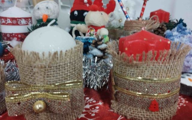 На 06.12.2024 г., Никулден, в Професионална гимназия по хотелиерство и туризъм „Академик Неделчо Неделчев“-Сливен грейнаха коледните светлини! [07.12.2024]