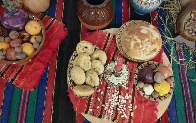 На 06.12.2024 г., Никулден, в Професионална гимназия по хотелиерство и туризъм „Академик Неделчо Неделчев“-Сливен грейнаха коледните светлини! [07.12.2024]