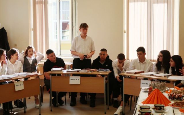 "На чаша руски чай с Пушкин" - интердисциплинарен урок - БЕЛ + РЕ + УП: Кетъринг с IX "в" клас [10.12.2024]