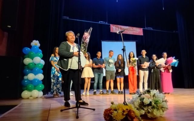 Поздравления на нашите завършващи дванадесетокласници! [24.05.2025]
