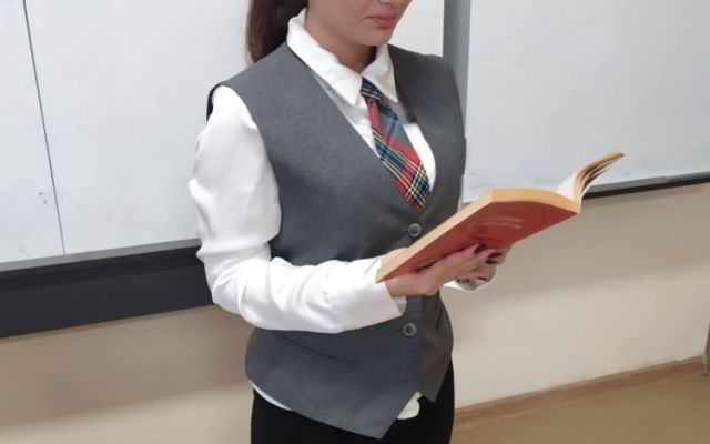 Пъстра литературна магия и вълнуваща среща с поетесата Анна Малешкова [26.11.2025]