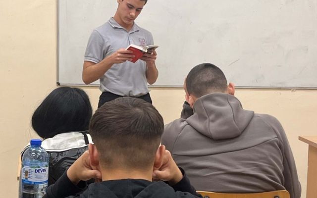 Пъстра литературна магия и вълнуваща среща с поетесата Анна Малешкова [26.11.2025]