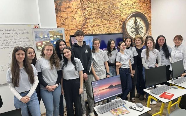 Хотелът на бъдещето: Ученици от ПГХТ „Акад. Н. Неделчев“ представиха иновации в обслужването [24.03.2026]