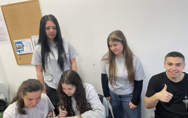Хотелът на бъдещето: Ученици от ПГХТ „Акад. Н. Неделчев“ представиха иновации в обслужването [24.03.2026]