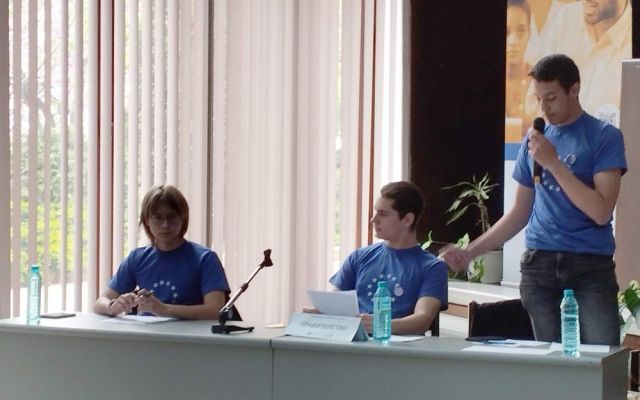 Гласът на младите: ПГХТ с участие в дебат за демокрацията [04.05.2026]