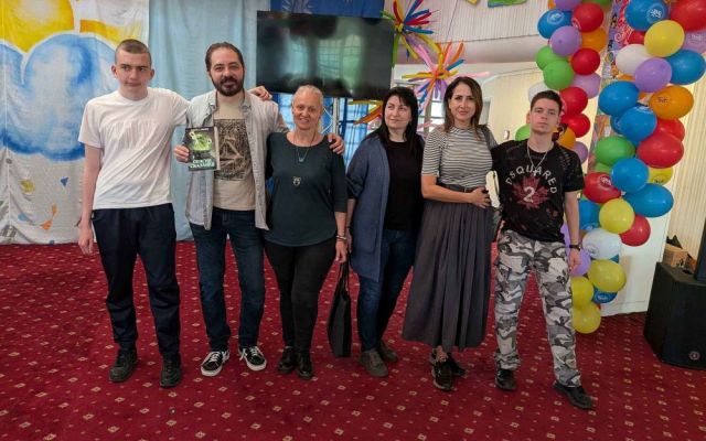 От белия лист до киното: Благой Иванов вдъхнови ученици от ПГХТ да следват въображението си [13.05.2026]