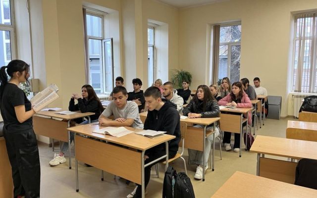 Пъстра литературна магия и вълнуваща среща с поетесата Анна Малешкова