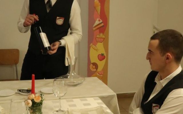 Празник на виното в ПГХТ „Академик Неделчо Неделчев“