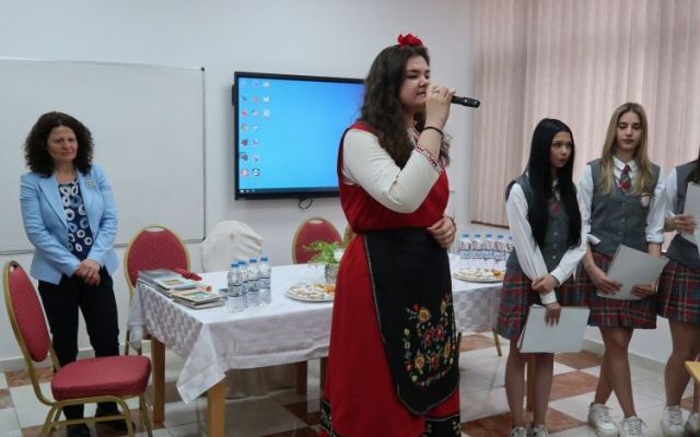 ПГХТ „Акад. Неделчо Неделчев“ отбеляза „Походът на книгите“ с вълнуваща поетична среща