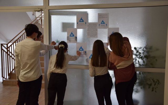 Отговорните младежи от ПГХТ „Акад. Неделчо Неделчев“ с послание към нас по случай „Световния ден на водата“