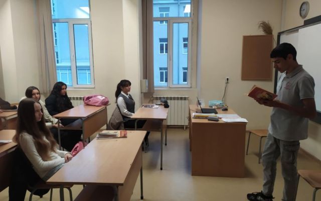 Пъстра литературна магия и вълнуваща среща с поетесата Анна Малешкова