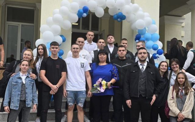 Да е успешна, вълнуваща и вдъхновена новата учебна година!