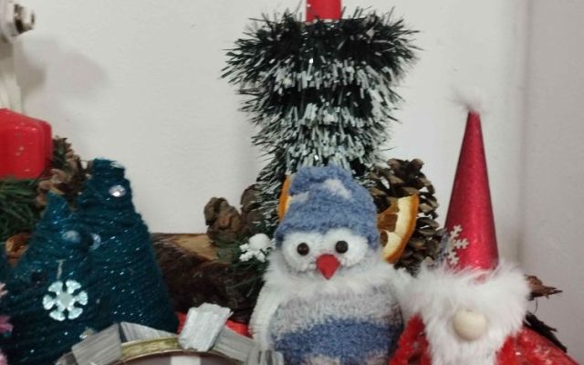 На 06.12.2024 г., Никулден, в Професионална гимназия по хотелиерство и туризъм „Академик Неделчо Неделчев“-Сливен грейнаха коледните светлини!