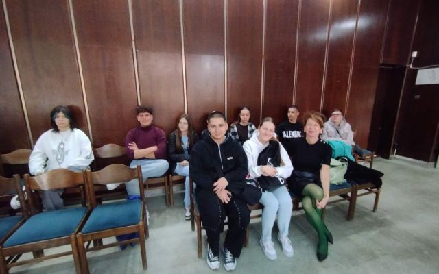 Гласът на младите: ПГХТ с участие в дебат за демокрацията