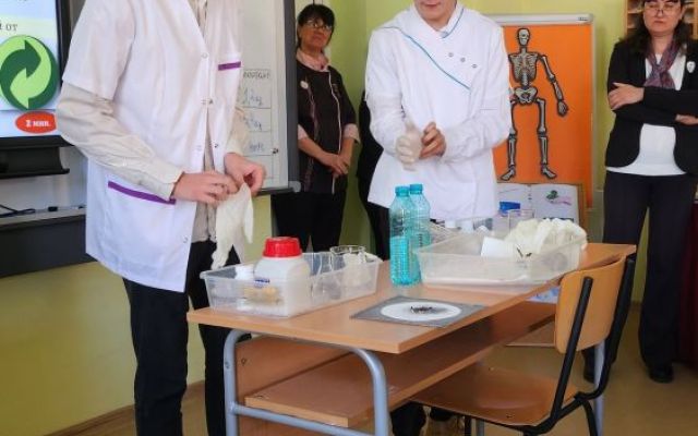Проект „ Красива наука 1“  в час по химия и опазване на околната среда