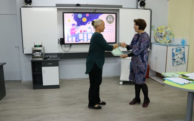 „Различният час по литература“. Споделен преподавателски опит
