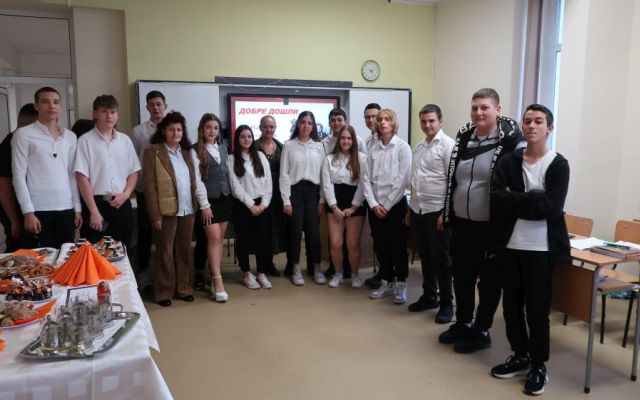 "На чаша руски чай с Пушкин" - интердисциплинарен урок - БЕЛ + РЕ + УП: Кетъринг с IX "в" клас