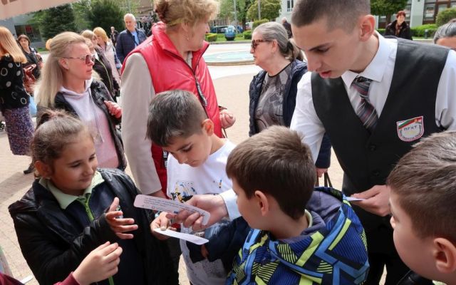 Посрещаме Велики четвъртък с общоградско боядисване на великденски яйца в Сливен