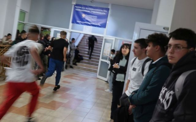 Духът на будителите оживя във вълнуваща викторина в ПГХТ – Сливен