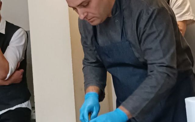 Новогодишна атмосфера с ароматни ястия, легенди за виното и разкази  за днешните винари.
