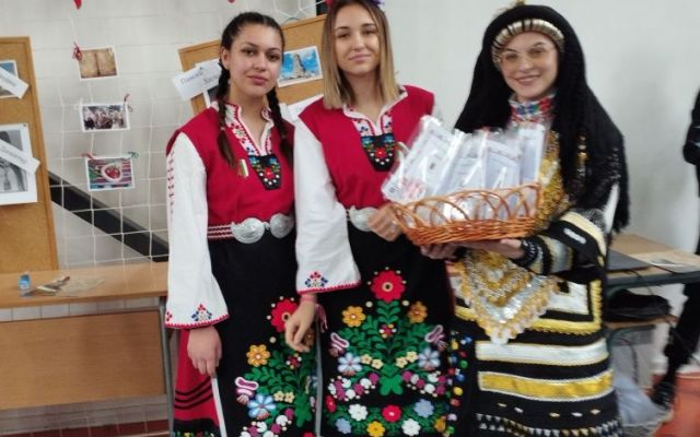 Пролетно настроение и „Игри на родолюбците“ на 1-ви март в ПГХТ “Акад. Неделчо Неделчев“