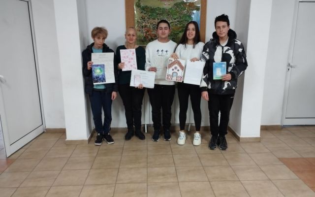 Учениците от 8-ми клас при ПГХТ „Акад. Н. Неделчев“-Сливен в часовете по БЕЛ със старши учител г-жа Катя Радева  осъществиха проект „Моята книга“